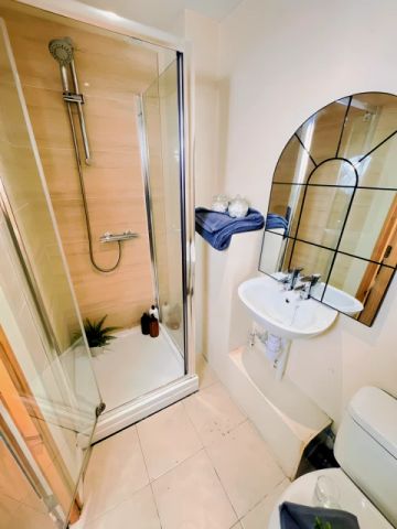 Two bedroom non en-suite - Photo 3