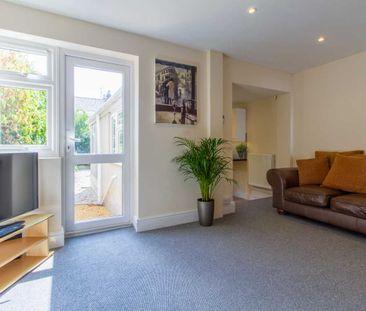 Room 1 - Photo 2
