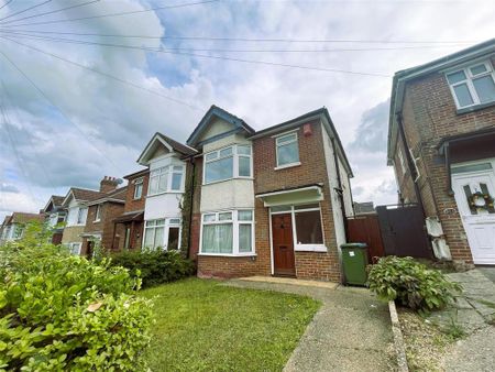 3 bedroom semi-detached house to rent - Photo 3