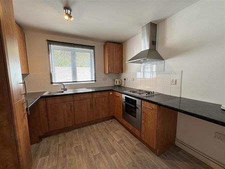 2 bedroom flat to rent - Photo 5