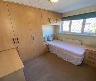 Turnberry Drive, Wilmslow, Cheshire, SK9 - Photo 5