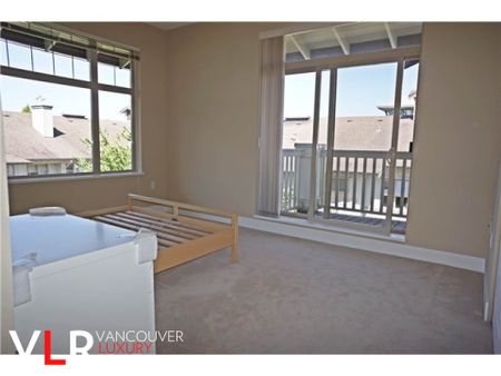 Condo in Vancouver West Side, BC - Photo 3