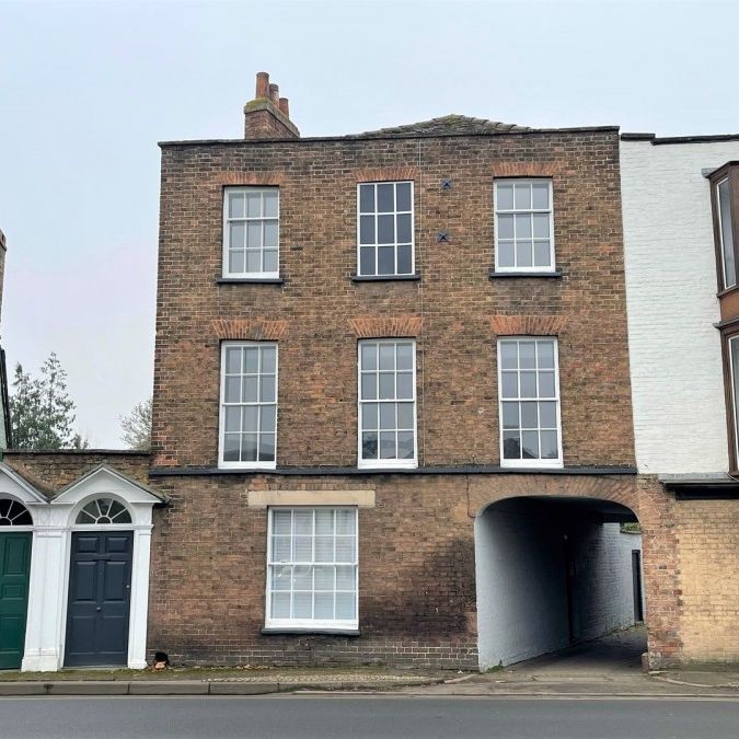Upper High Street, Taunton, Somerset - Photo 1