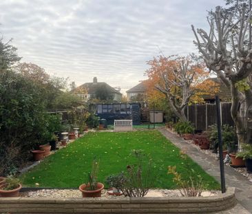 4 bedroom semi-detached house to rent - Photo 3