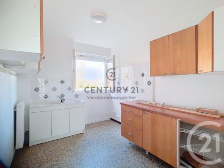 Location Appartement 2 pièces 55m² CREPY EN VALOIS 60800 - Photo 4