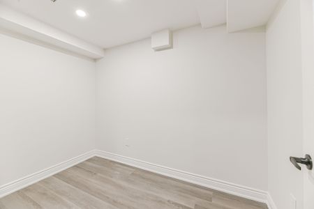 For Lease - 4 Lawnview Court, Brampton, Ontario - Photo 4