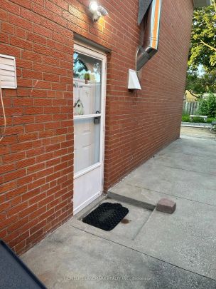 Detached Home For Lease | W9239330 - Photo 1