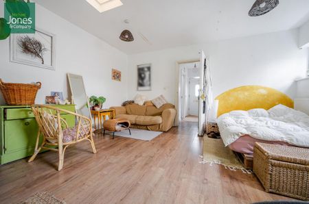 Studio to rent - Photo 2