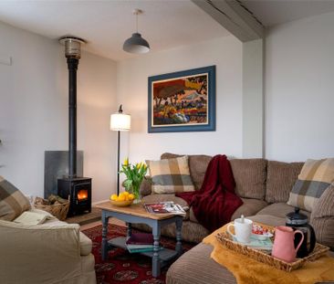 3 bedroom terraced house to rent - Photo 3