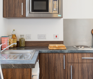 1 bedroom in a flat share to rent - Photo 4