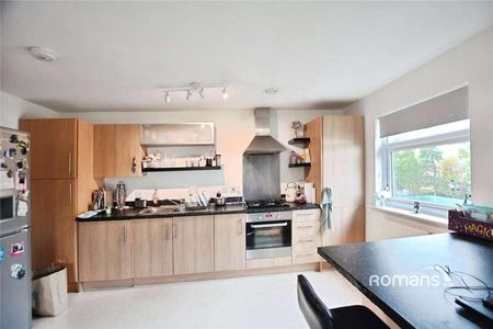 Keith Park Road, Uxbridge, UB10 - Photo 5