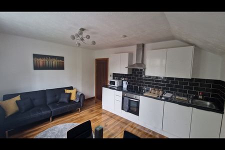 2 Bed Flat, Polygon Road, M8 - Photo 4