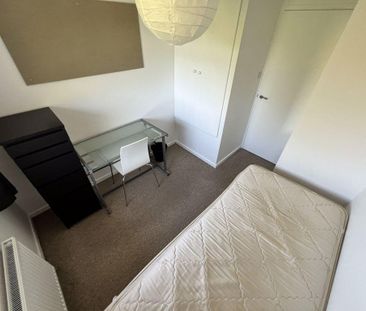 4 bedroom terraced house to rent - Photo 5