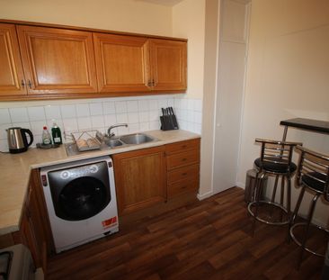 Room in a Shared Flat, Market Square, E14 - Photo 5