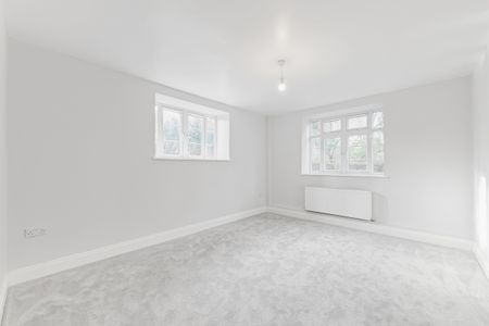 North Circular Road, London, NW11 - Photo 3