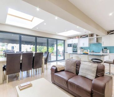 5 bedroom semi-detached house to rent - Photo 3