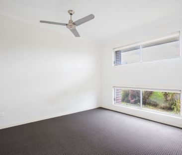 Modern & Spacious Family Home! - Photo 2