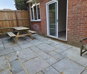 1 bedroom in a house share to rent - Photo 5