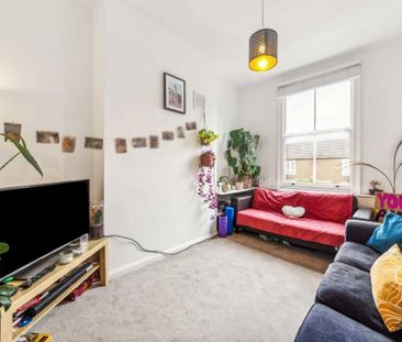 4 bedroom flat to rent - Photo 1