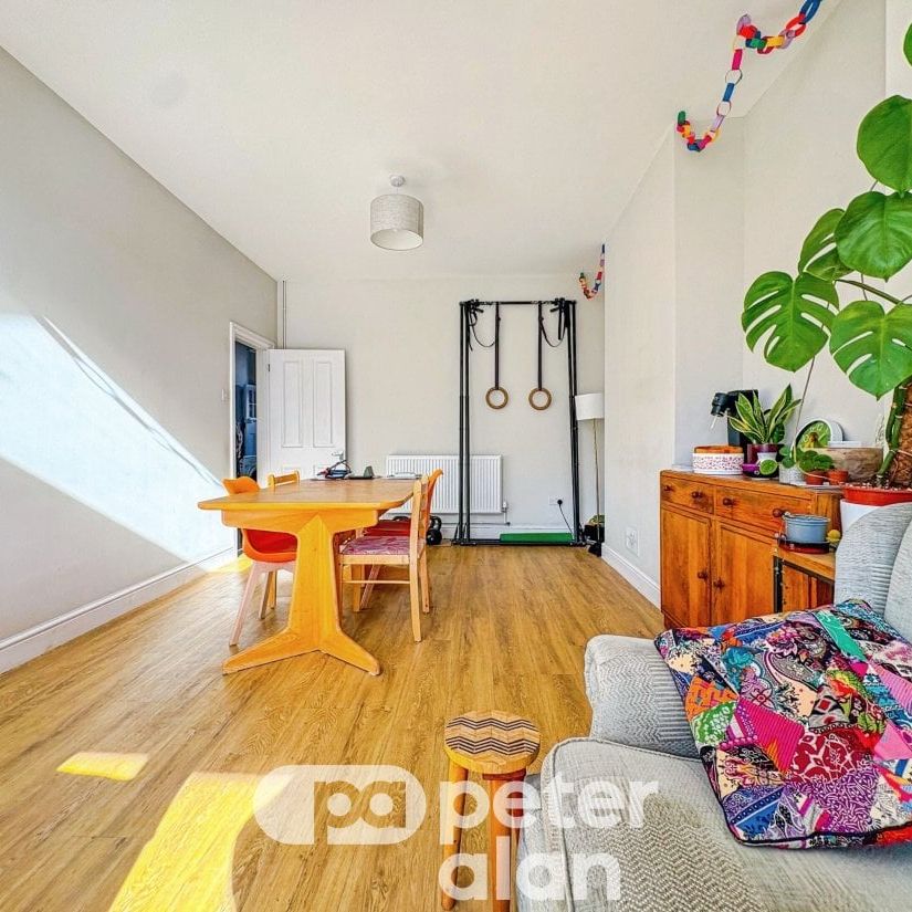 Romilly Road West, Victoria Park, Canton - Photo 1