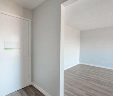 - 2 Bedroom at Soho Manor - Photo 4