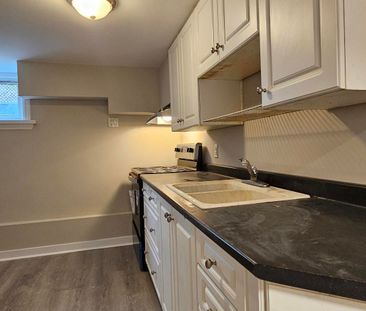 For Lease - 46 Walter Avenue Unit# B, Newmarket, Ontario - Photo 1