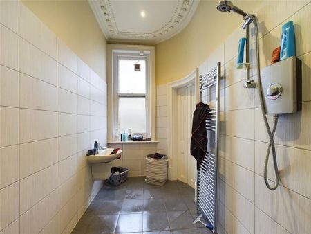 4 bedroom apartment to rent - Photo 2