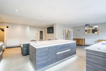 5 bedroom semi-detached house to rent - Photo 3