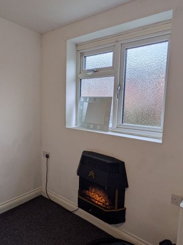 Studio Flat, Umberslade Road, B29 - Photo 5