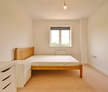 4 bedroom semi-detached house to rent - Photo 5