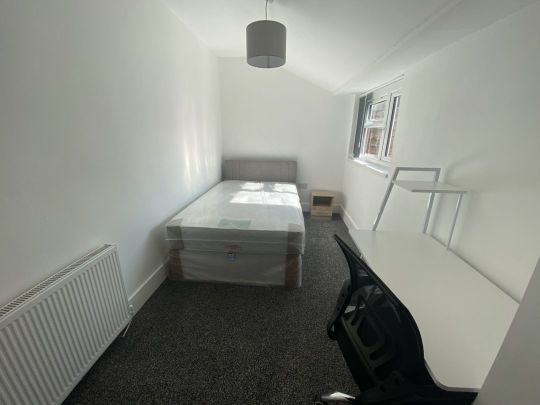 To Let: Meath Street, Middlesbrough, TS1 4RY. - Photo 1