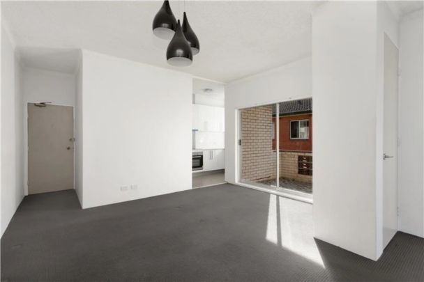 Two Bedroom Unit In The Heart Of Kogarah - Photo 1