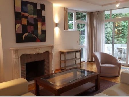 IXELLES : APPARTEMENT MEUBLE 3 CHAMBRES + TERRASSE + GARAGE - Ixelles - Foto 3