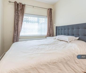 5 bedroom end of terrace house to rent - Photo 6