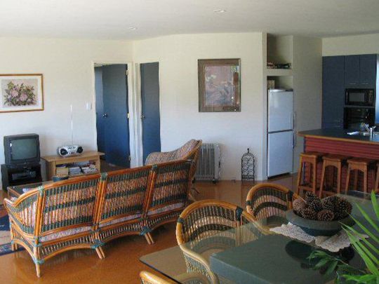 Castleview Rd - Attractive Holiday Rental - Photo 1