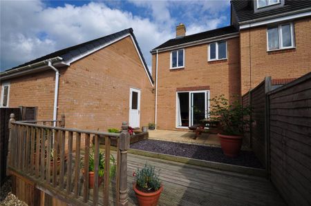 2 bedroom end of terrace house to rent - Photo 5