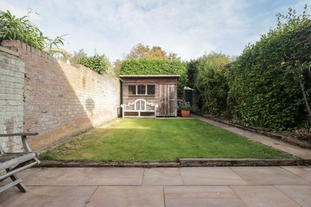 3 bed terraced house to rent in Wedgwood Drive, Lilliput, BH14 - Photo 2