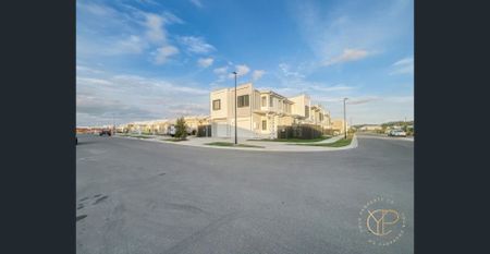 Nestled in the serene suburb of Banya, 32 Dune Road offers the perfect blend of comfort and convenience. - Photo 3