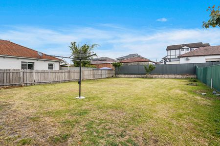 Tastefully Renovated Home-Walk To The Beach - Photo 5