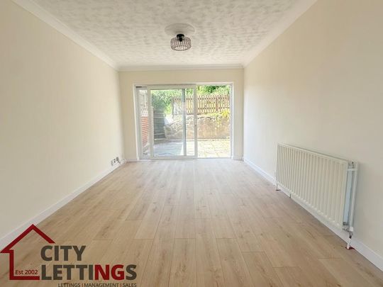 3 bedroom detached house to rent - Photo 1