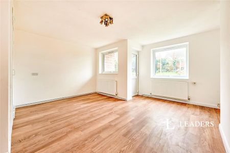 1 bedroom flat to rent - Photo 2