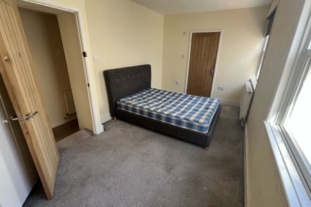 Western Road - Photo 3