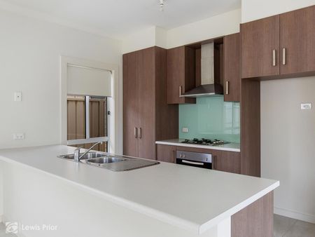 Family Home & Close To All Amenities - Photo 3