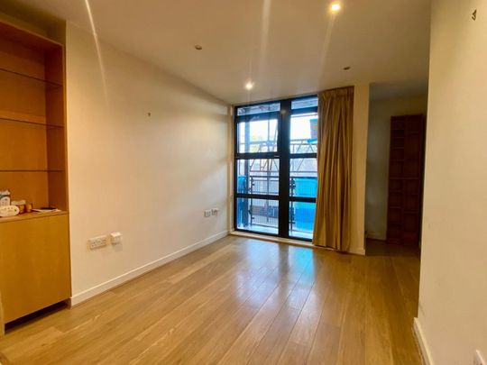 1 Bed Flat, Repton House, SW15 - Photo 1