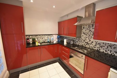 2 Bed - Grosvenor Place, Jesmond - Photo 3