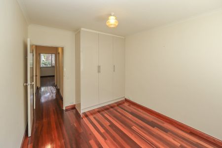 Stylish two bedroom apartment located in prime Toorak location! - Photo 4