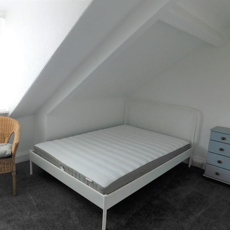 1 bedroom in a flat share to rent - Photo 1