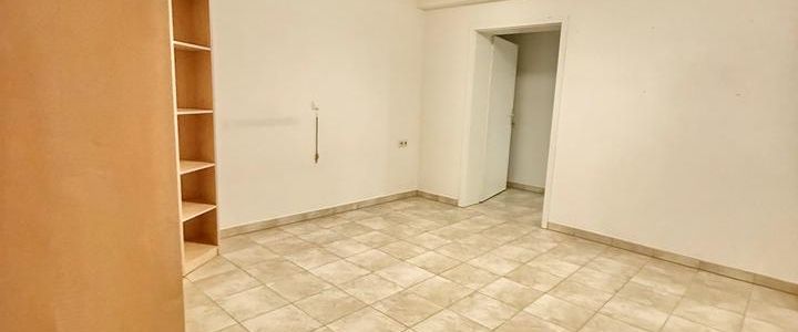Großzügige, barierefreie EG-Wohnung mit Einbauküche + Stellplatz - Foto 1