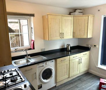 6 bedroom property to rent - Photo 1