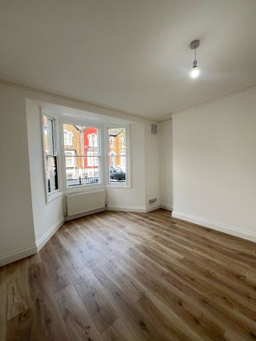 3 Bed Flat, Quested Court, E8 - Photo 4